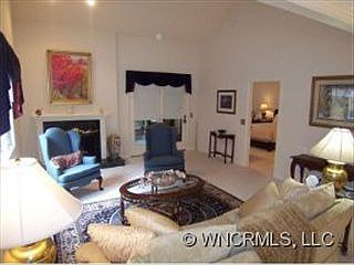 2nd image of 1205 Red Oak Dr
