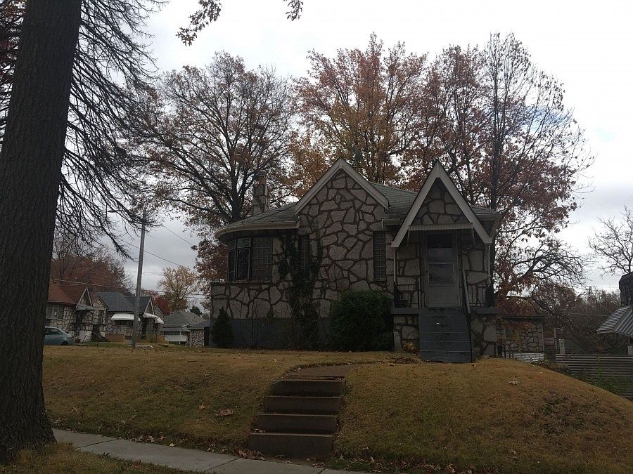1st image of 3218 Capehart Dr
