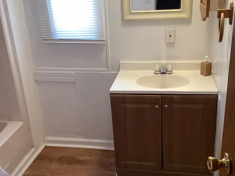 670 Belair Ave — Photo 16