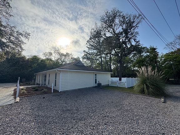 3rd image of 6714 Johnny Mercer Blvd Unit 2