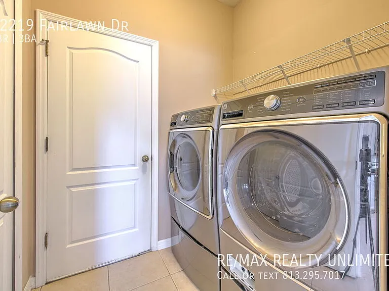 12219 Fairlawn Dr — Photo 16