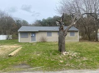 729 Bourdois Ave, Bellport, NY 11713