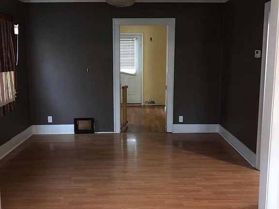 3rd image of 612 E Republic St