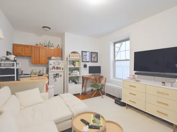 1 Bank Street image 1 of 4