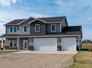 2467 Helen Dr N, Mandan, ND 58554
