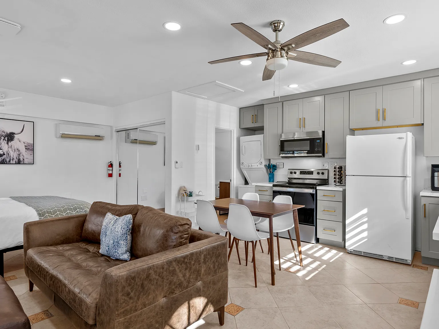 5659 W Avenue L6 — Photo 3