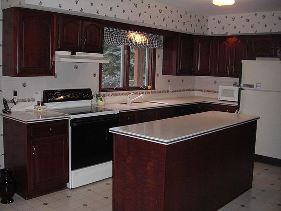 Cherry kitchen,center island/pantry