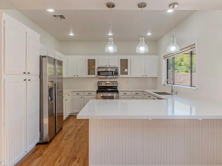 9032 E Karen Dr — Photo 7