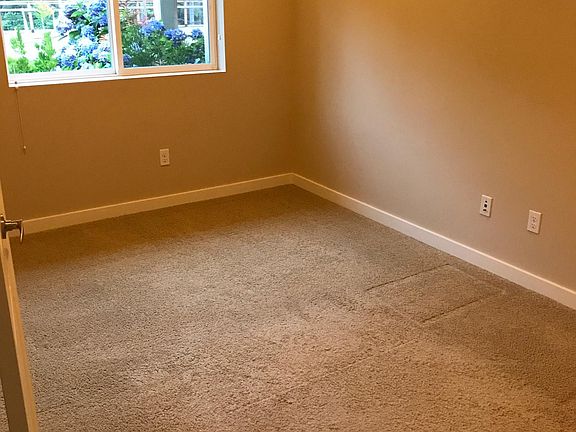 5th image of 34610 SE Jacobia St