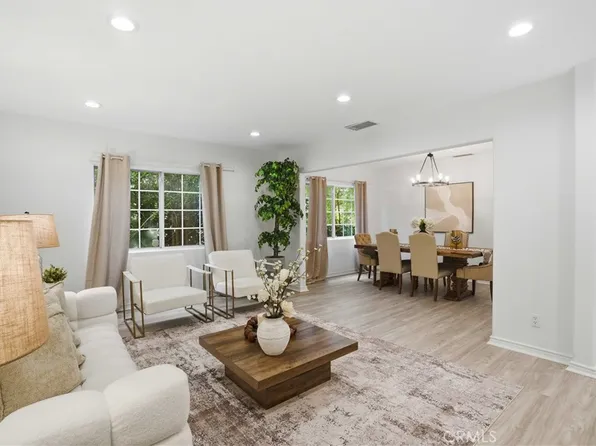 5224 Woodlake Ave, Woodland Hills, CA 91367