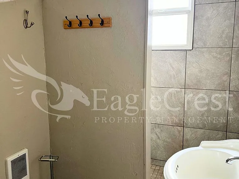 613 Locust St — Photo 18