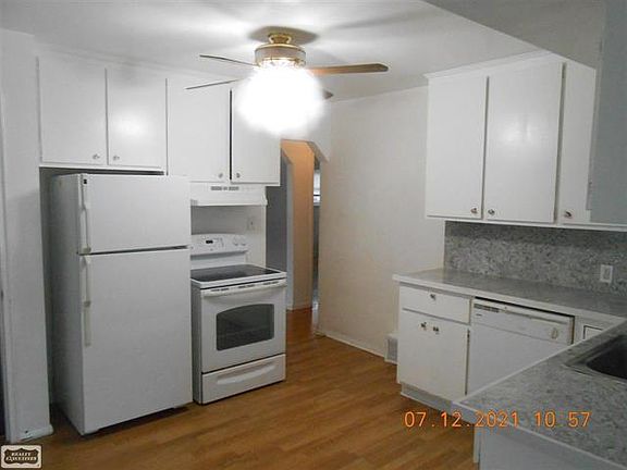 5th image of 26204 Chippendale St