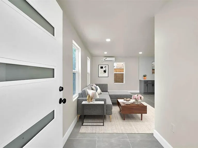 2304 Chapman St #3 — Photo 4