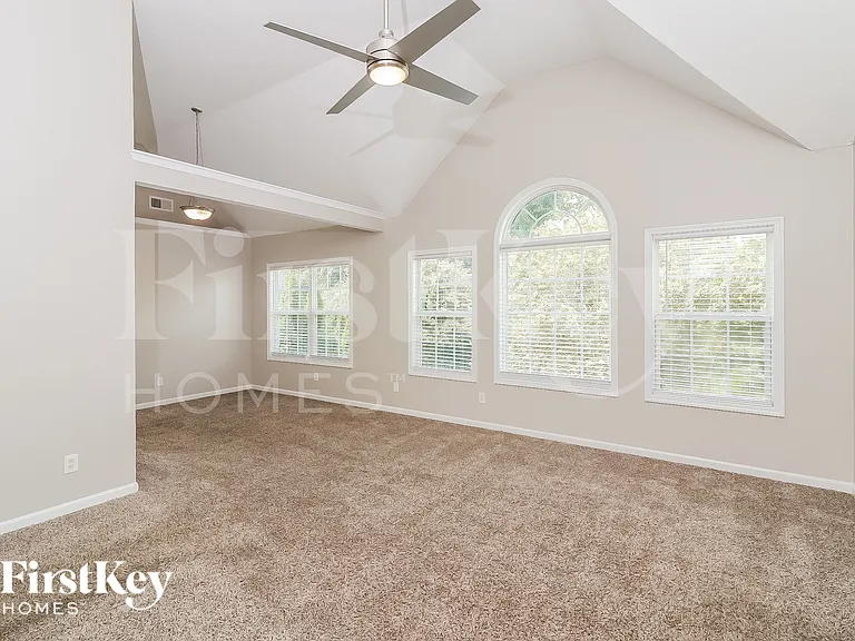 326 Hambrick Park — Photo 9
