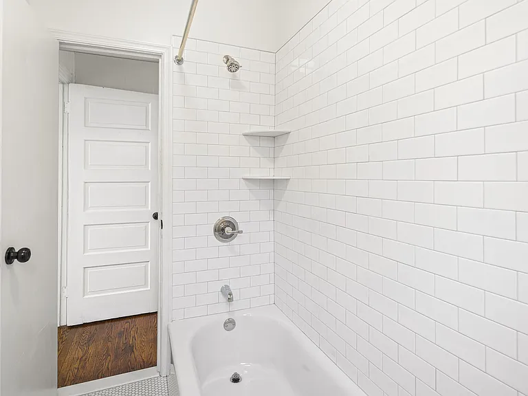 1329 S Lindenwood St — Photo 22