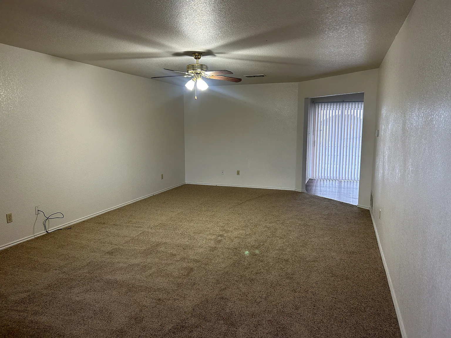 3 bed, $1,350 — Photo 2