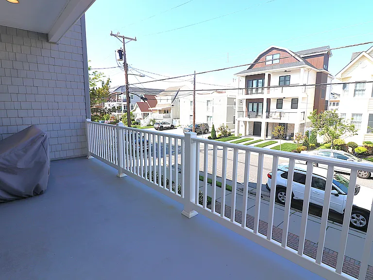 32 S Madison Ave — Photo 13