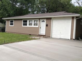 803 NE 62nd St, Kansas City, MO 64118