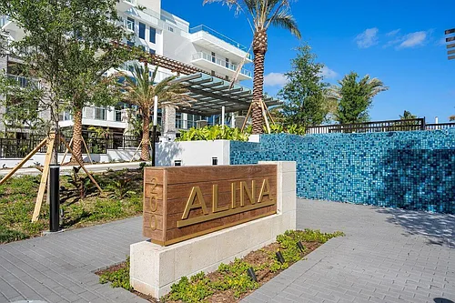 200 SE Mizner Blvd Photo 1