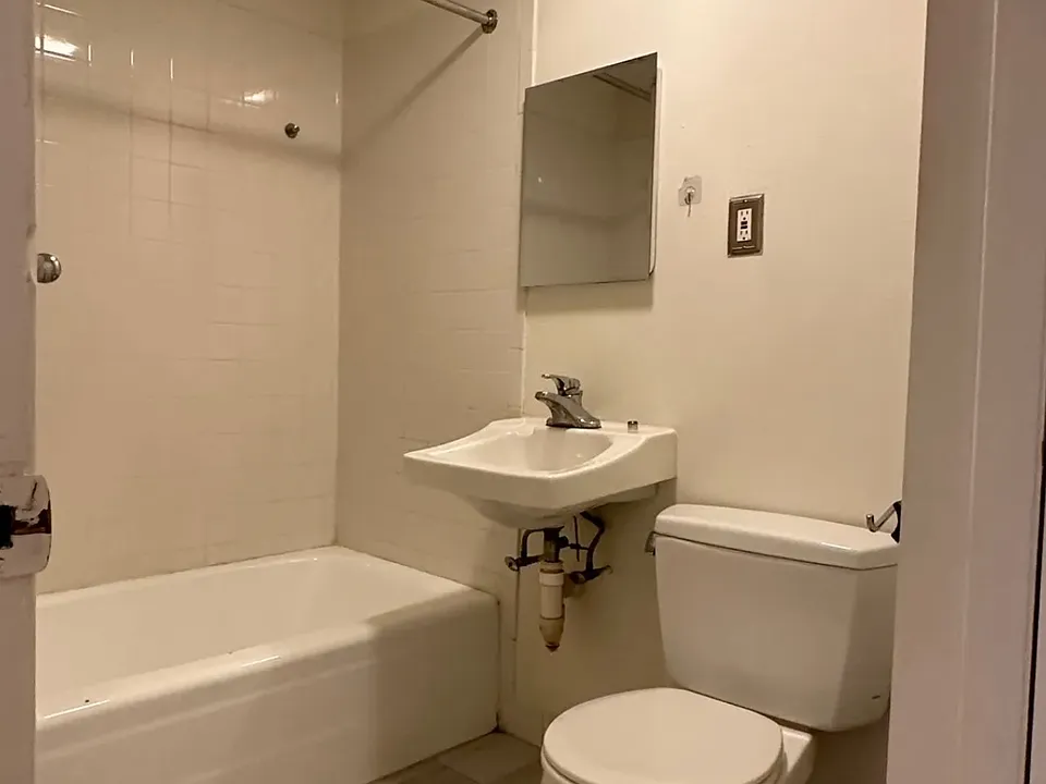 528 Beacon St #1B