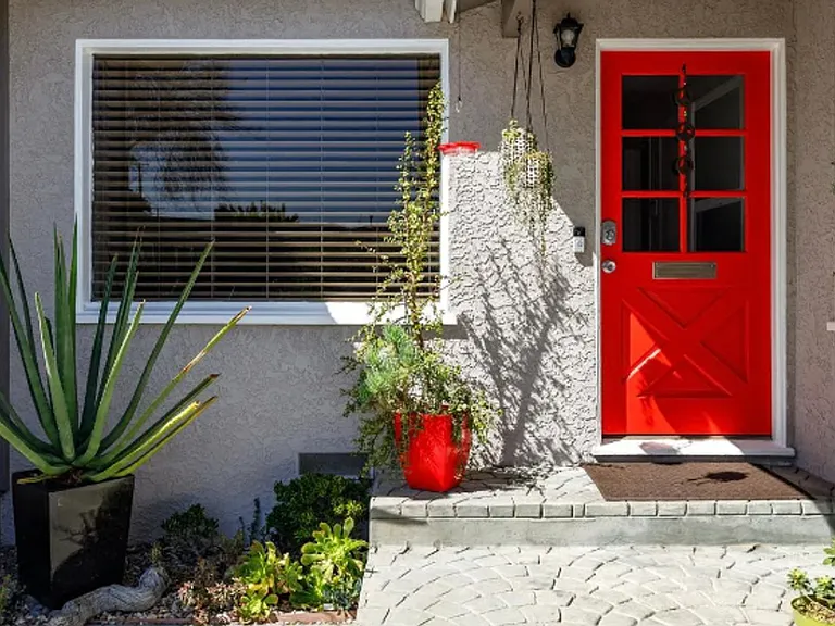 13427 Judah Ave — Photo 2