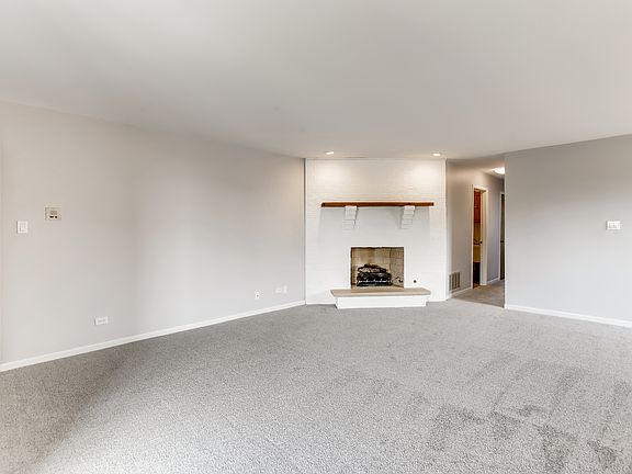 4th image of 17029 Grissom Dr APT 3S