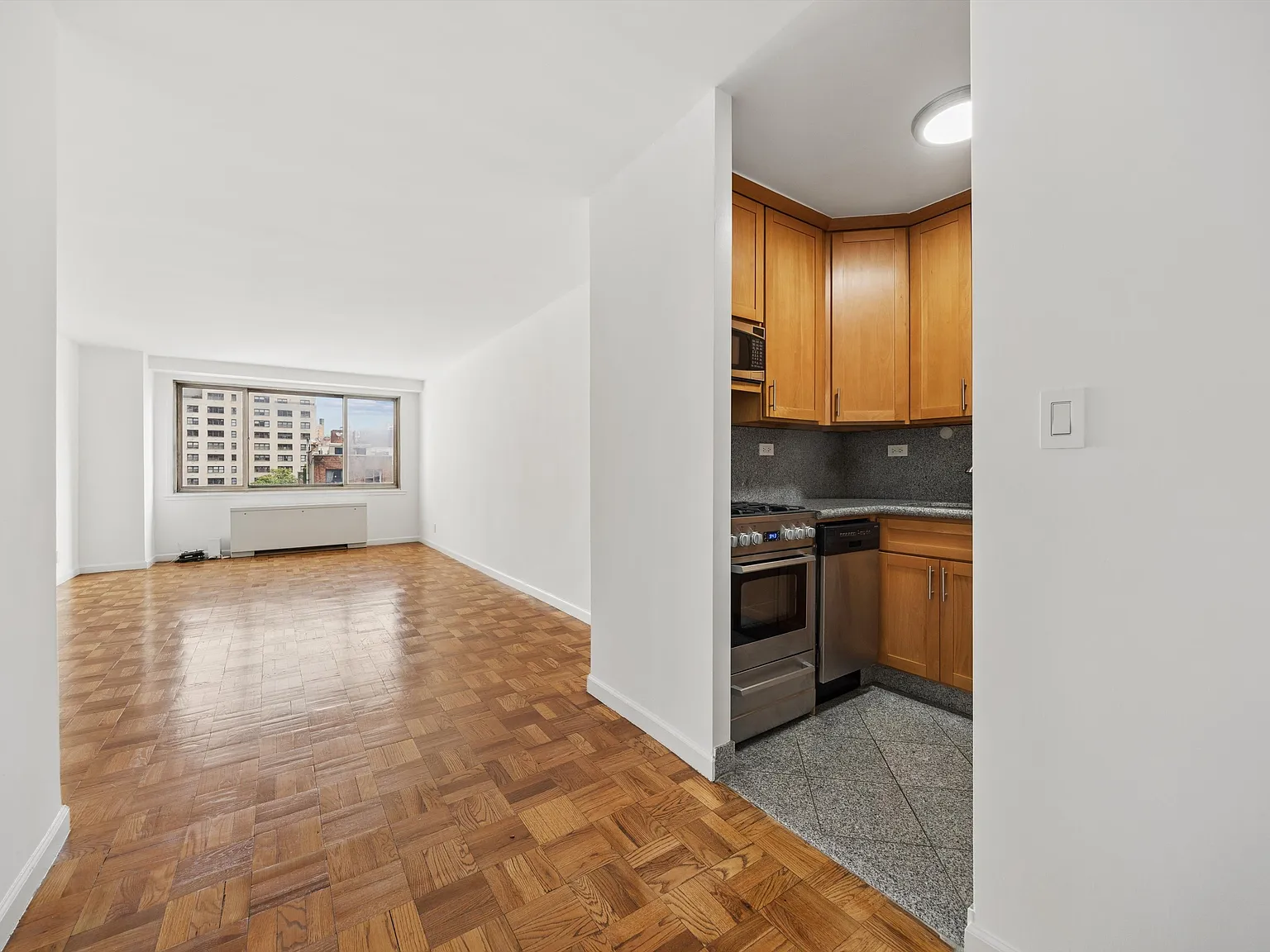 401 East 86th Street — Photo 2
