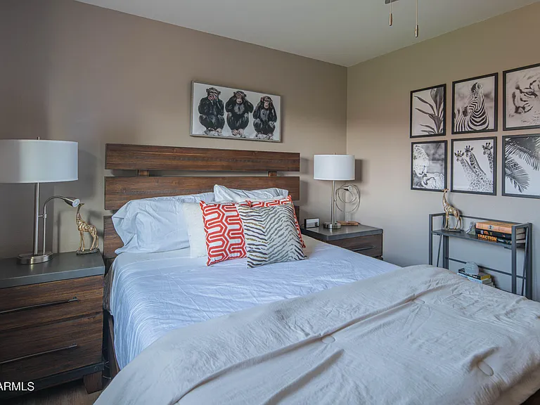 6110 E Edgemont Ave — Photo 88