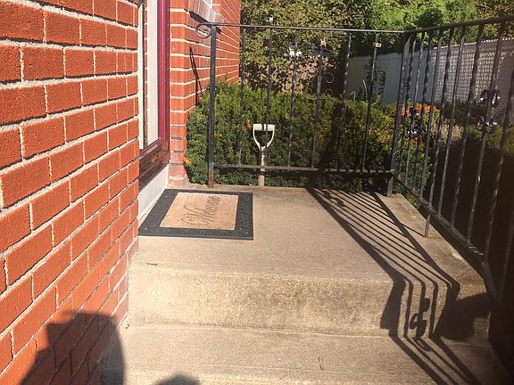 5th image of 75 Irving Ave #2