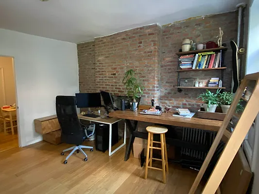 Rented by Delmark Realty LLC | media 41