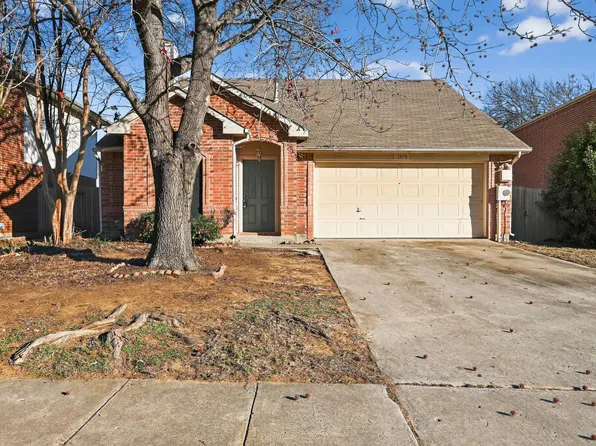 1379 Honeysuckle Ln, Lewisville, TX 75077