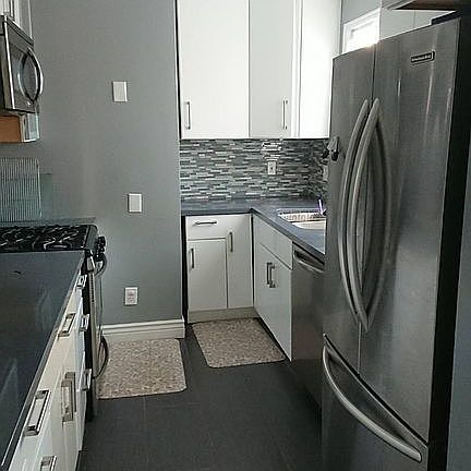 4th image of 452 38th St
