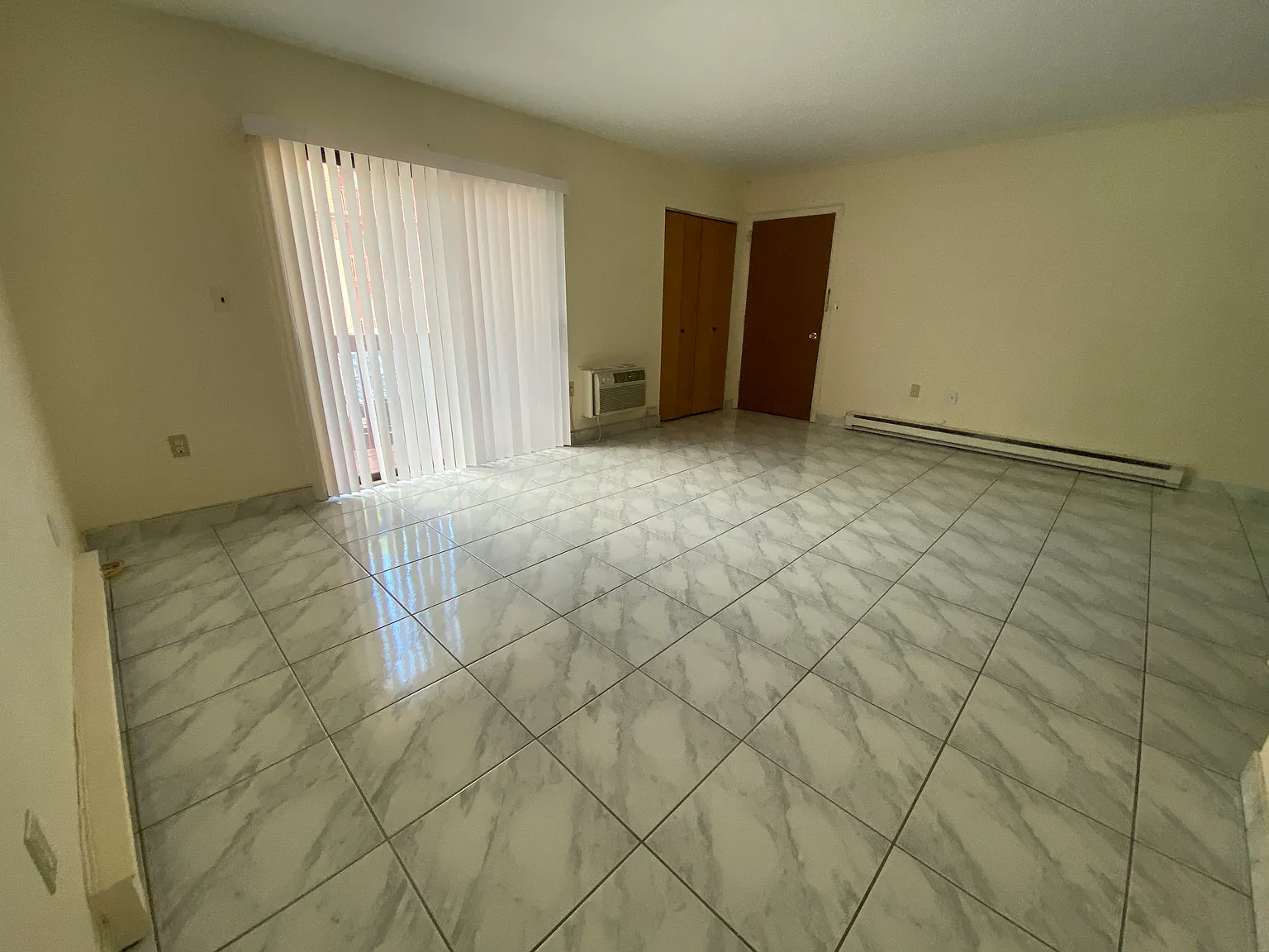 2 bed, 1126 sqft, $2,300 — Photo 4