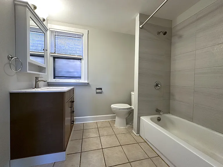 2052 N Dayton St — Photo 7