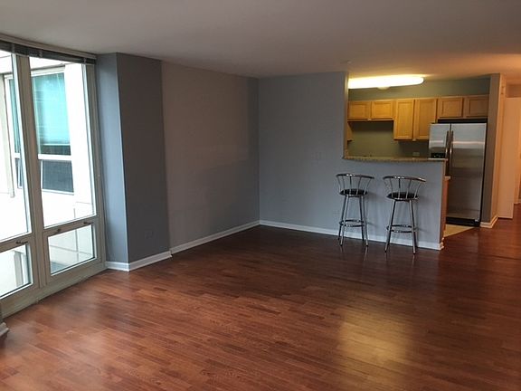 3rd image of 345 N Lasalle St #2107
