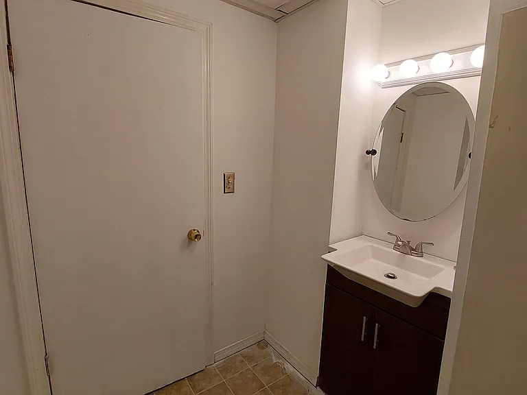 266 Pine St — Photo 4