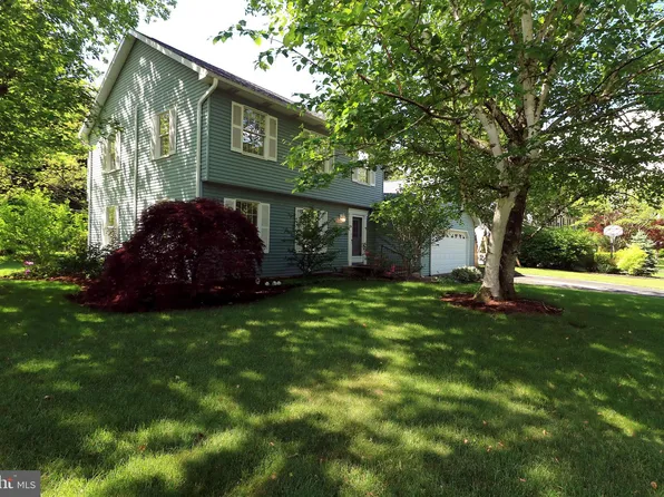 871 Bayberry Dr, State College, PA 16801