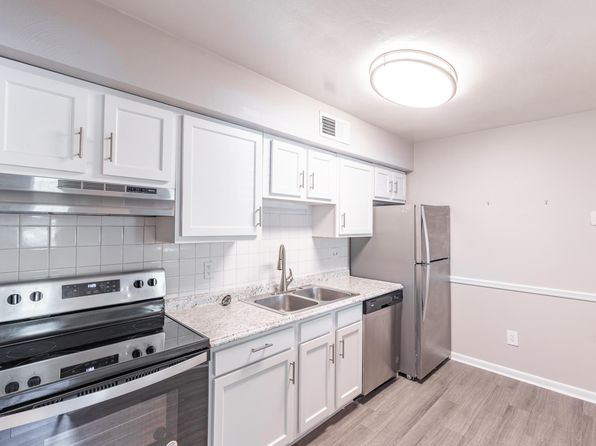424 Yorkshire St #515-12