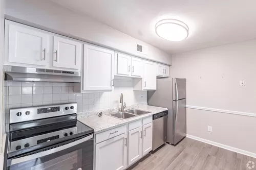 Beautiful renovated kitchen in a 1 bedroom unit - Northview