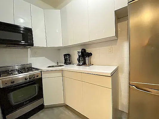 Rented by Tahari Realty LLC | media 5