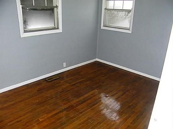 5th image of 1512 Park Dr