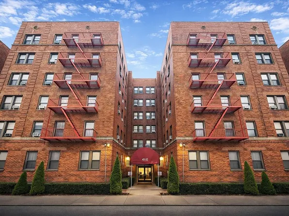 4252 Layton St APT 6F, Flushing, NY 11373