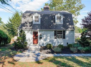 354 Ridgewood Rd, West Hartford, CT 06107