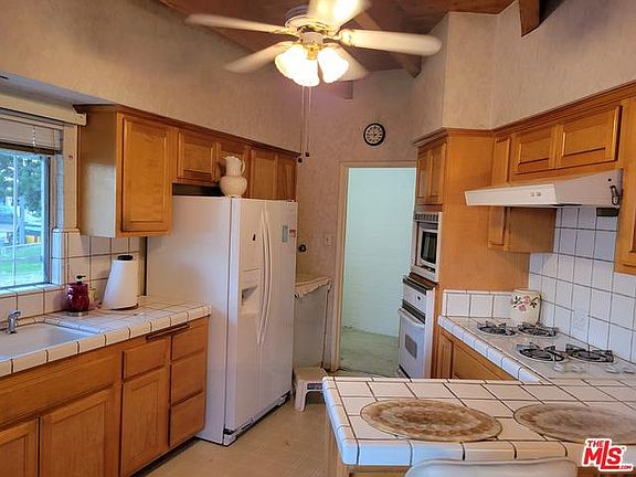 5th image of 839 W 125th St