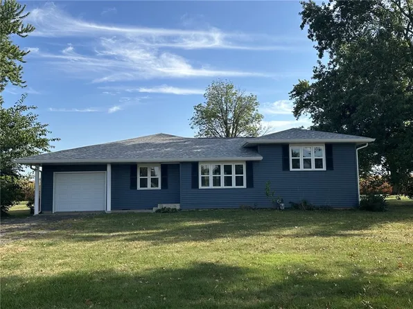 707 E Tyler Ave, Casey, IL 62420