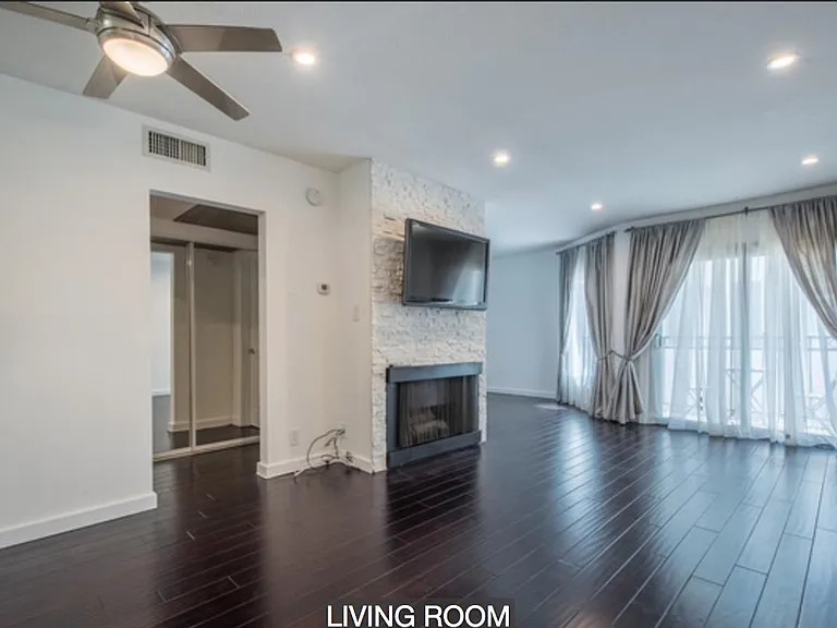 141 S Clark Dr #329 — Photo 9