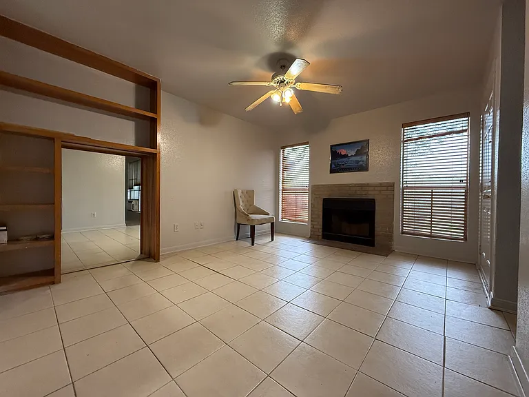 3900 Woodchase Dr #109 — Photo 5