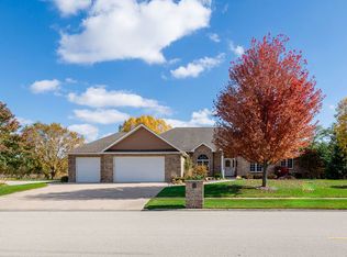 1911 Erin Ln, Morris, IL