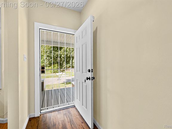 4th image of 3196 Helen St