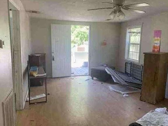 5th image of 690 Good Springs Rd